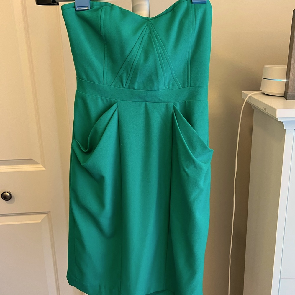 Beautiful emerald green BCBG Max Azeria strapless cocktail dress